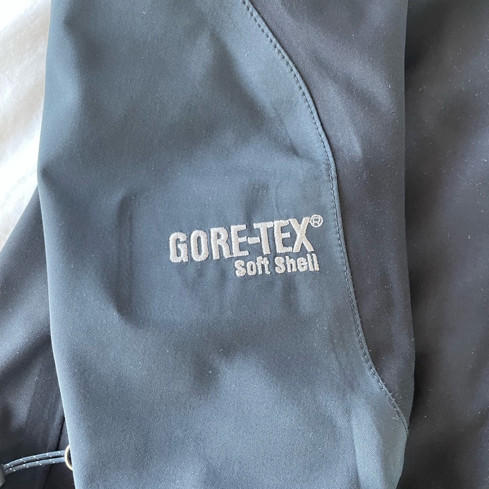The North Face Summit Series GORE-TEX Soft Shell Jacket – Women’s XS - Picture 3 of 10